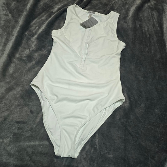 Andie Swim The Malibu One Piece in White M NWT - Picture 8 of 12